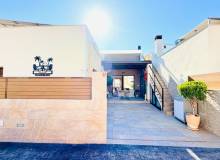 Venta - Villa / Semi adosado - Montesinos - La Herada