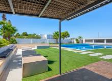 Venta - Villa / Semi adosado - Montesinos - La Herrada