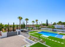 Venta - Villa / Semi adosado - Montesinos - La Herrada