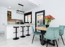 Venta - Villa / Semi adosado - Montesinos - Los Montesinos