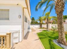 Venta - Villa / Semi adosado - Orihuela Costa - Campoamor