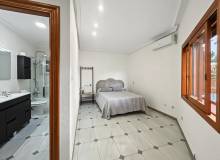 Venta - Villa / Semi adosado - Orihuela Costa - Campoamor