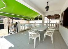 Venta - Villa / Semi adosado - Orihuela Costa - La Zenia