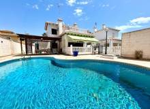 Venta - Villa / Semi adosado - Orihuela Costa - La Zenia