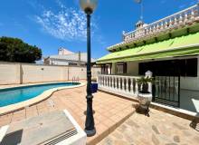 Venta - Villa / Semi adosado - Orihuela Costa - La Zenia