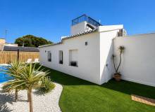 Venta - Villa / Semi adosado - Orihuela Costa - Punta Prima