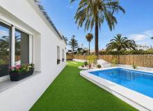 Venta - Villa / Semi adosado - Orihuela Costa - Punta Prima