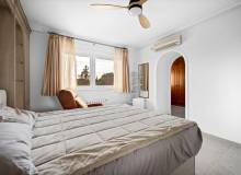 Venta - Villa / Semi adosado - San Miguel de Salinas