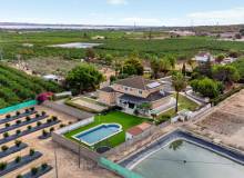 Venta - Villa / Semi adosado - San Miguel de Salinas