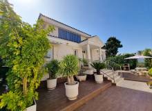 Venta - Villa / Semi adosado - Torrevieja - La Mata