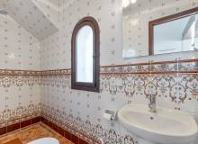 Venta - Villa / Semi adosado - Villamartin