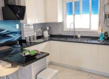 Venta - Villa / Semi adosado - Villamartin