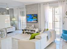 Venta - Villa / Semi adosado - Villamartin