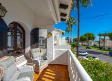 Venta - Villa / Semi adosado - Villamartin