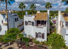 Venta - Villa / Semi adosado - Villamartin