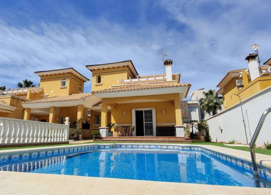 Villa / Parhus - Resale - La Zenia - La Zenia