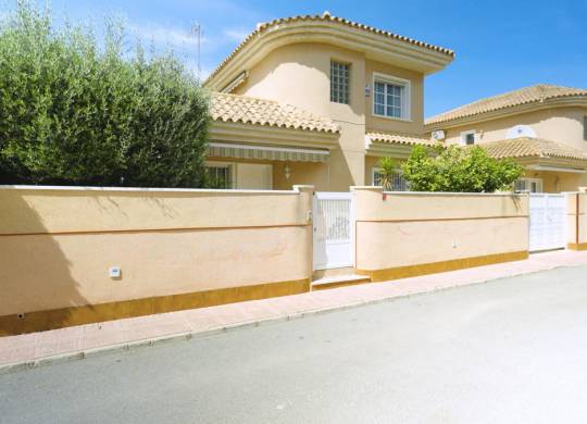 Villa / Parhus - Resale - Punta Prima - Punta Prima