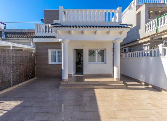 Villa / Parhus - Resale - Torrevieja - El chaparral