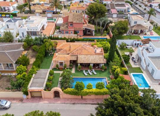 Villa / Parhus - Resale - Torrevieja - Torrevieja