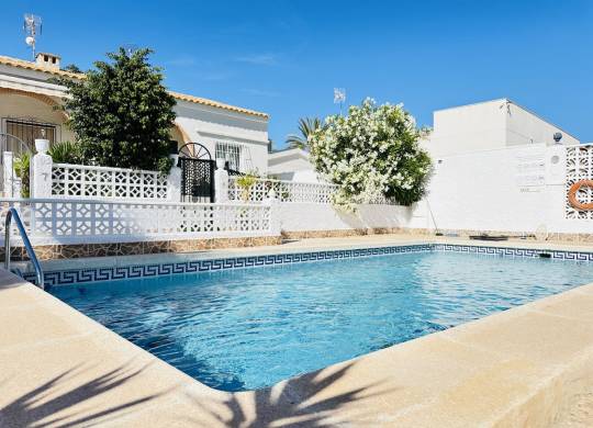 Villa / Parhus - Resale - Torrevieja - Torrevieja