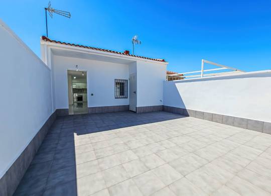 Villa / Parhus - Resale - Torrevieja - Torrevieja