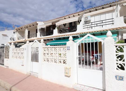 Villa / Parhus - Resale - Torrevieja - Torrevieja