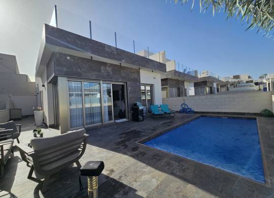 Villa / Parhus - Resale - Villamartin - Villamartin