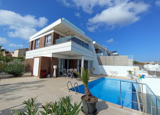 Villa / Parhus - Resale - Villamartin - Villamartin