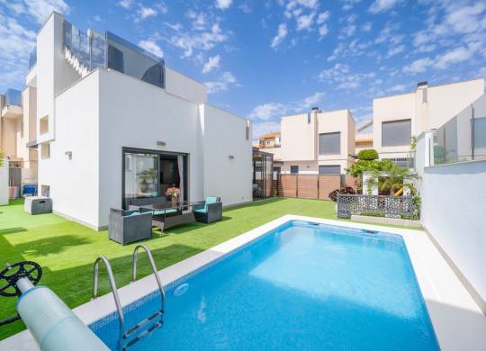 Villa / Semi adosado - Venta - Aguas Nuevas-Nueva Torrevieja - Aguas Nuevas-Nueva Torrevieja