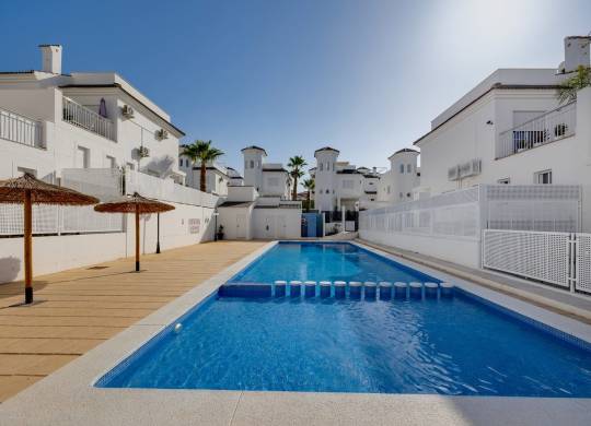 Villa / Semi adosado - Venta - La Marina - La Marina