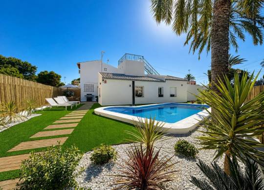 Villa / Semi adosado - Venta - Orihuela Costa - Punta Prima