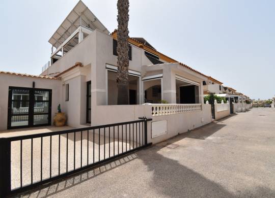 Villa / Semi adosado - Venta - Playa Flamenca - Playa Flamenca