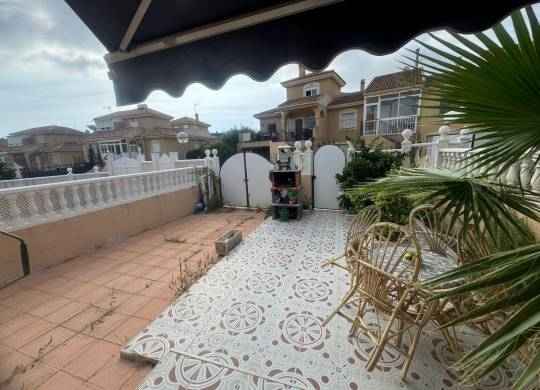 Villa / Semi adosado - Venta - Torrevieja - Torrevieja