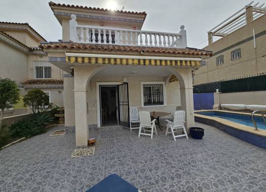 Villa / Semi adosado - Venta - Villamartin - Villamartin