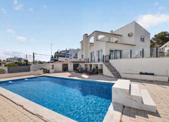 Villa / Semi adosado - Venta - Villamartin - Villamartin