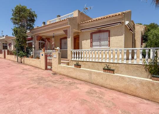 Villa / Semi detached - Resale - Algorfa - La Finca - Algorfa - La Finca