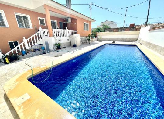 Villa / Semi detached - Resale - Benijofar - pueblo