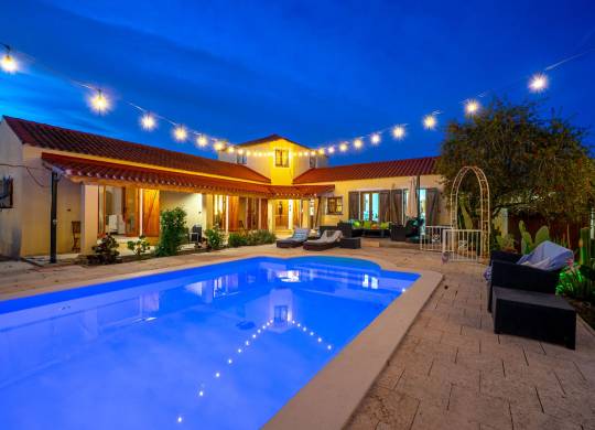 Villa / Semi detached - Resale - Daya Nueva - Daya Nueva