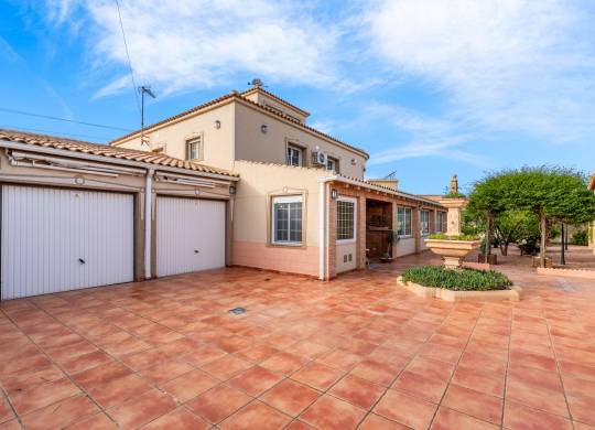 Villa / Semi detached - Resale - Torrevieja - Torrevieja