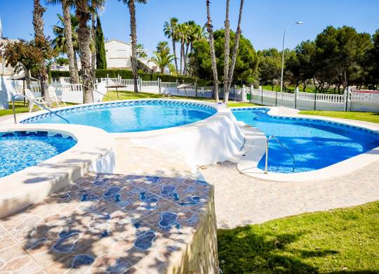 Villa / Semi detached - Resale - Villamartin - Villamartin