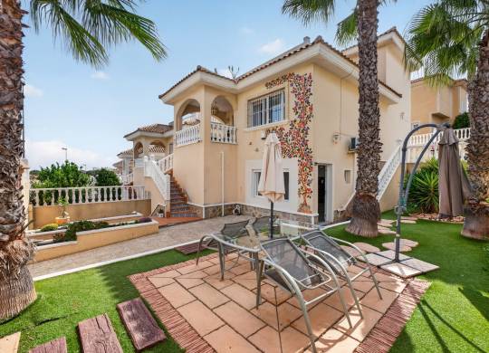 Villa / Semi detached - Resale - Villamartin - Villamartin